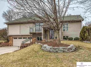 2003 S 139th Cir, Omaha, NE 68144