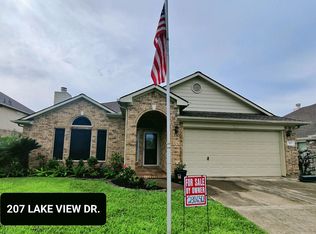 207 Lake View Dr, Montgomery, TX 77356