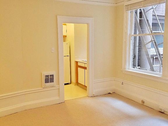 3rd image of 805 Bush St APT 210