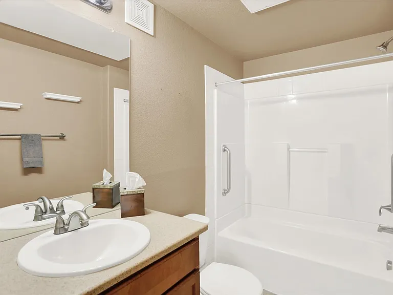 1144 Rockhurst Dr #401 — Photo 15