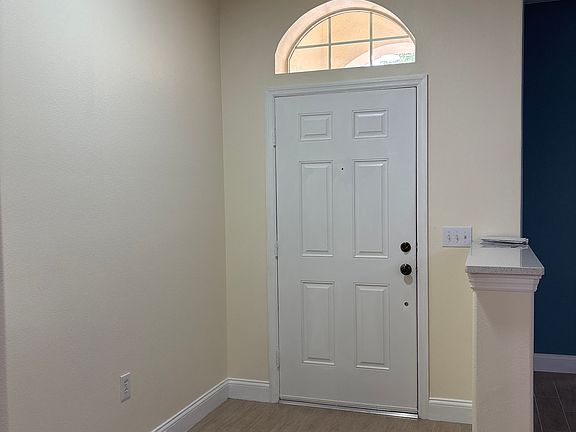 3rd image of 9965 Oak Crest Rd