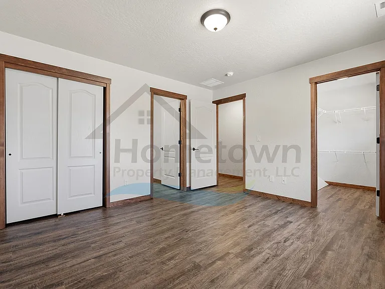 1622 E 3rd Ave — Photo 16