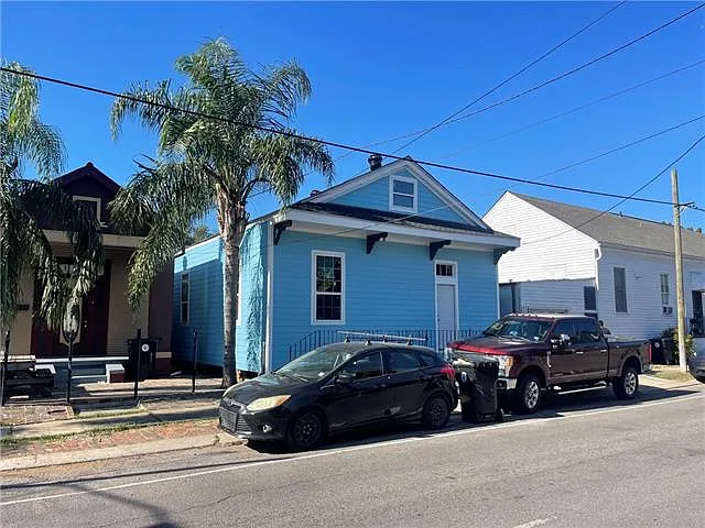 Building Photo - 1227 N Miro St