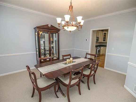 4th image of 36785 Bellcrest Ct