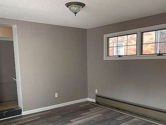 3rd image of 9009 Trefore Ave