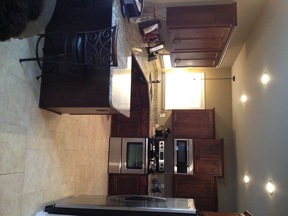 3rd image of 1792 Apache Way