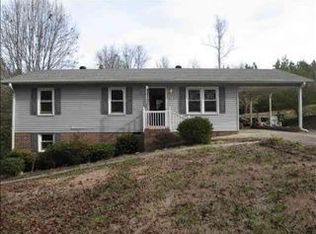 15 Latimer St, Honea Path, SC 29654