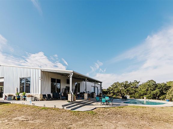 2nd image of 1440 Old Goliad Rd