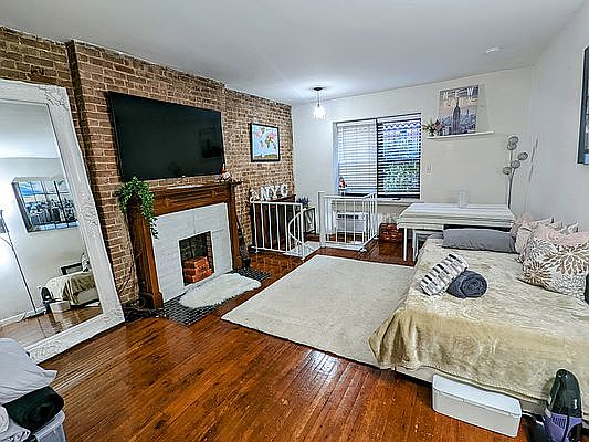 1st image of 127 W 85th St APT A