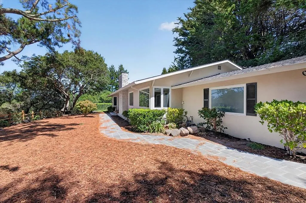 3 bed, 2.5 bath, 2250 sqft, $9,500 — Photo 4