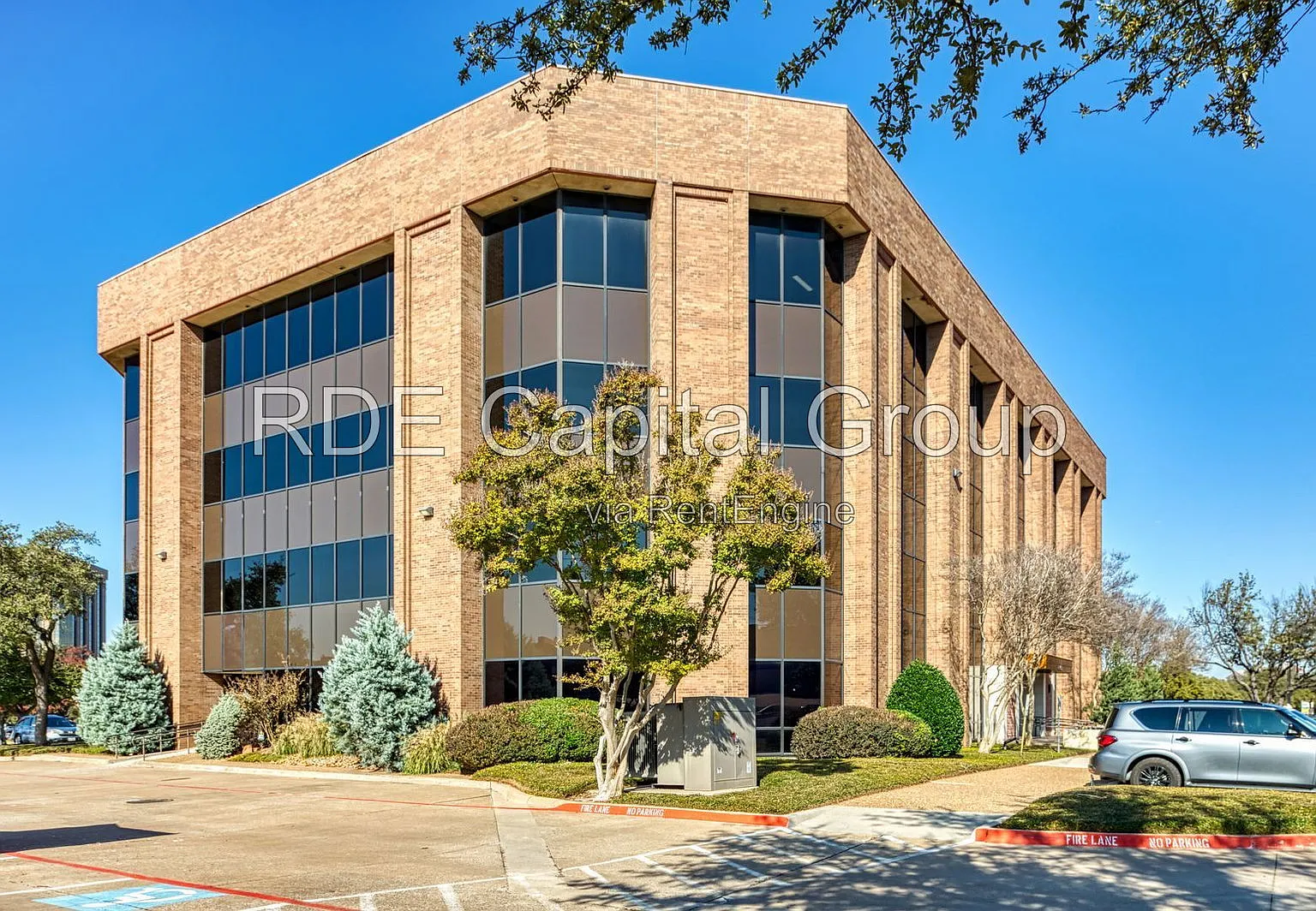 Studio, 2500 sqft, $3,333 — Photo 1