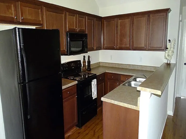 157 Danbury Ln — Photo 1