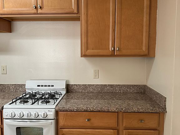 3rd image of 2773 Alma St