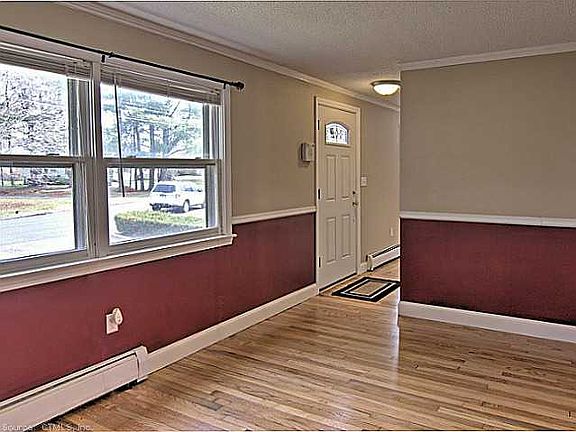 3rd image of 22 Wellwood Cir