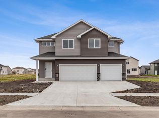 6718 28th St S, Fargo, ND