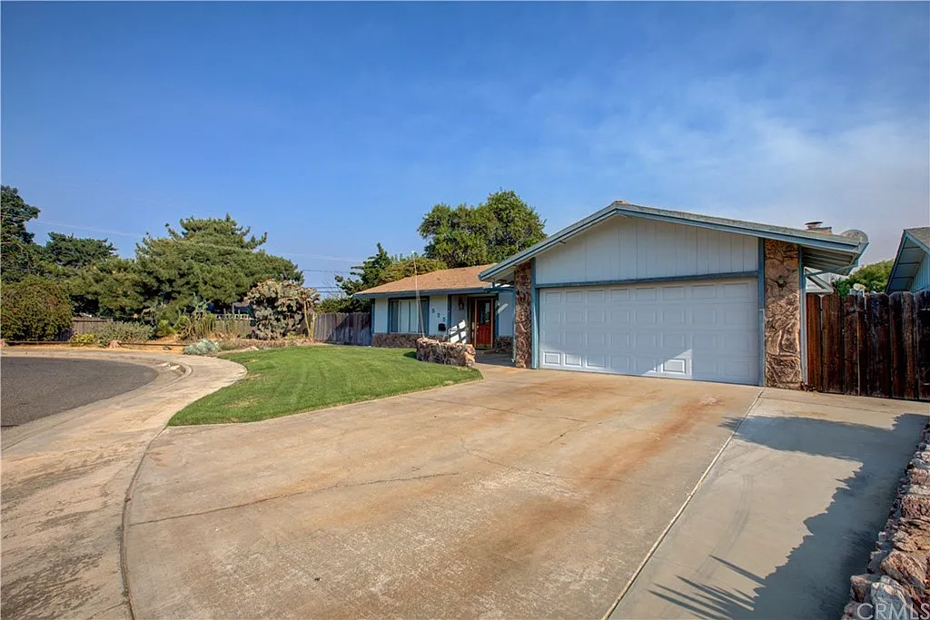525 Baker Ct photo 1