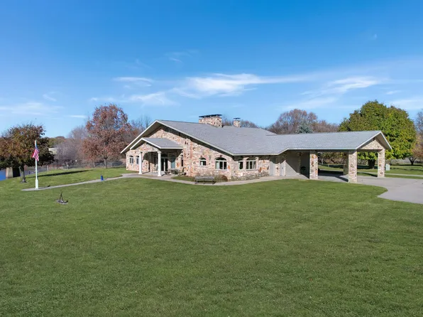 701 19th St, Menominee, MI 49858