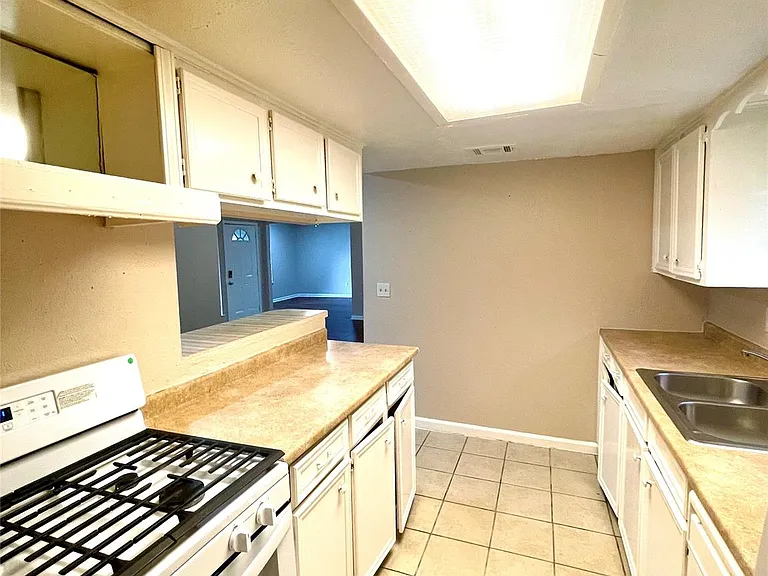 11906 Binghampton Dr — Photo 10