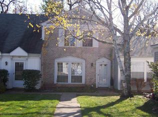 54 Hickory Ln, Cary, IL 60013