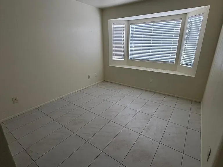 925 S Longmore #101 — Photo 8