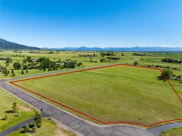 21 Blue Roan Ln, Belgrade, MT 59714