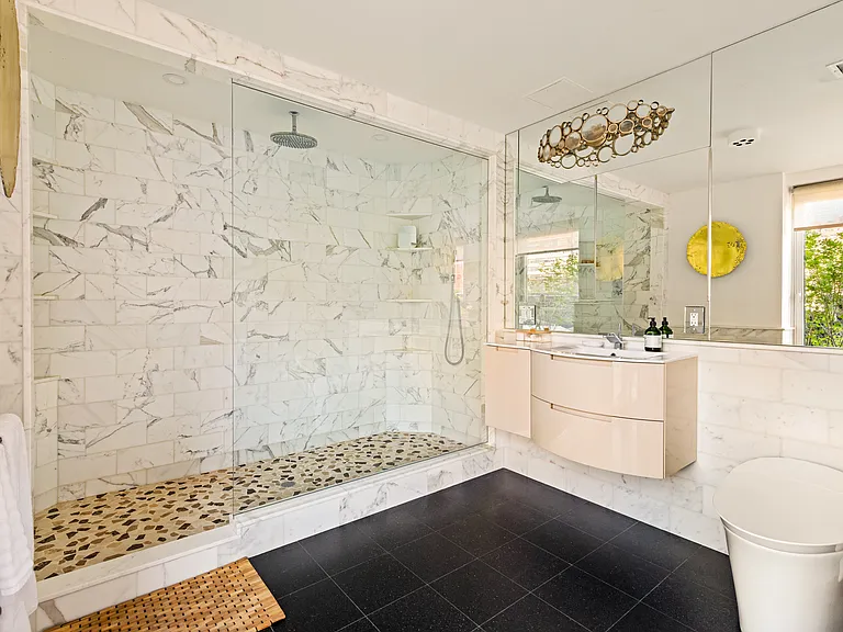 454 W 54th St #7B — Photo 11