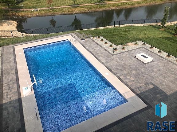 4th image of 7200 S Garden Ct