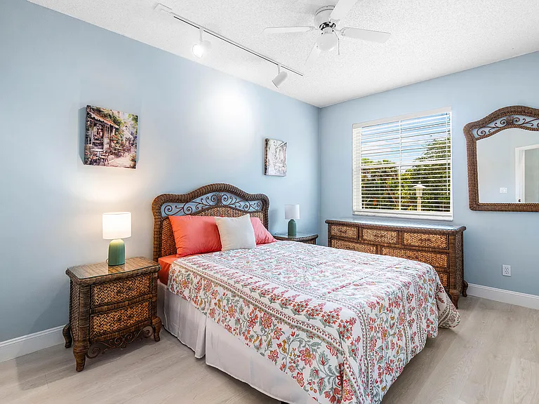4180 Manor Forest Trl — Photo 30