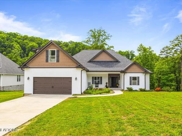 320 Wagon Ln, Speedwell, TN 37870