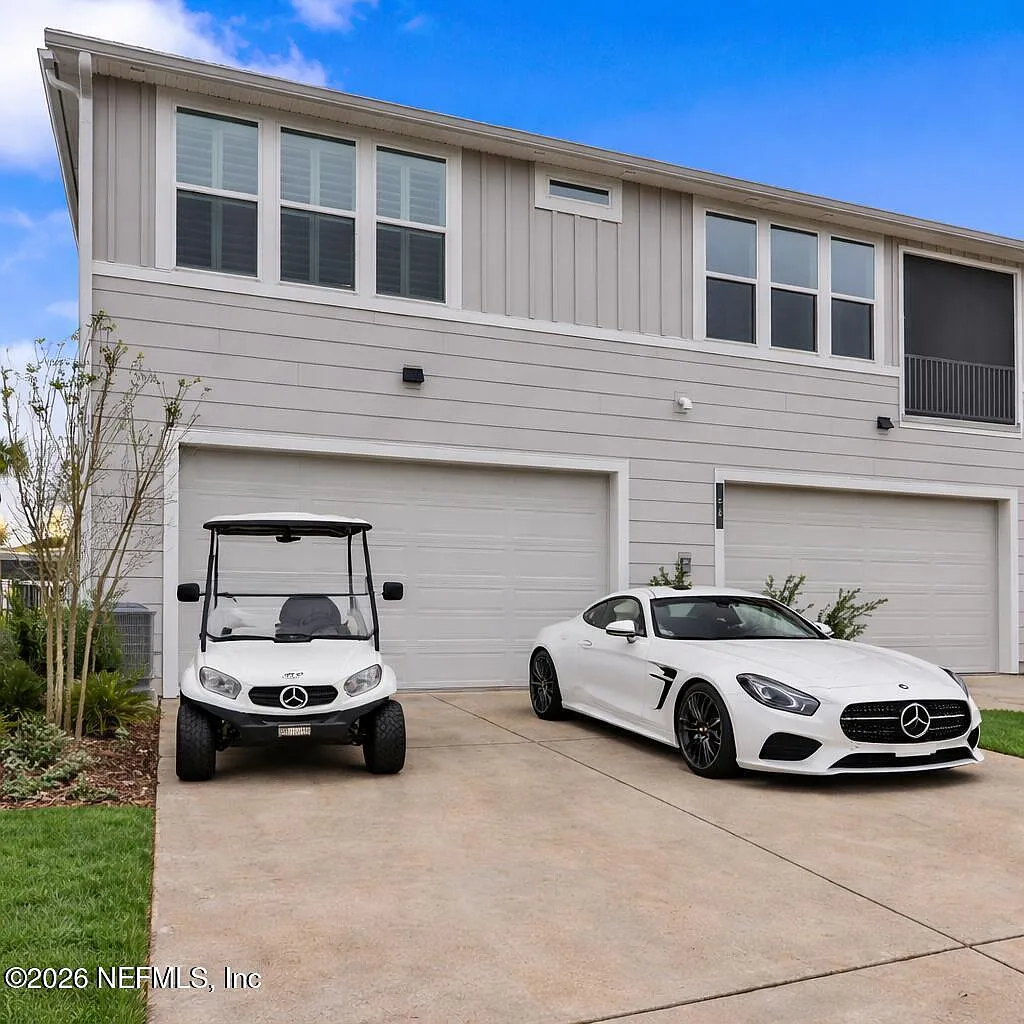 3 bed, 2.5 bath, 1815 sqft, $3,650 — Photo 3