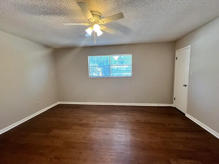 2406 Ramblewood Ct #B — Photo 12