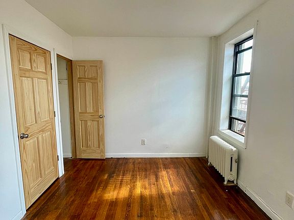 3rd image of 2131 27th St APT C3
