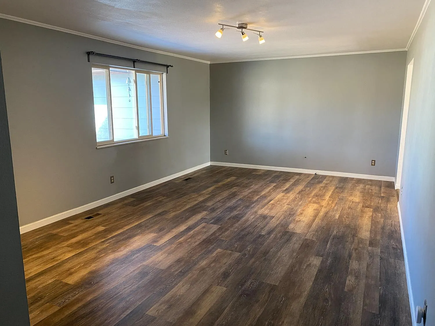 3 bed, 1496 sqft, $1,800 — Photo 3