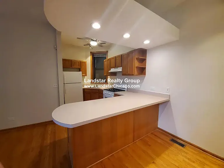 1427 N Wood St #1 — Photo 2