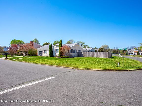 5th image of 510 Buttonwood Drive