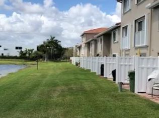 158 Riviera Cir, Weston, FL 33326