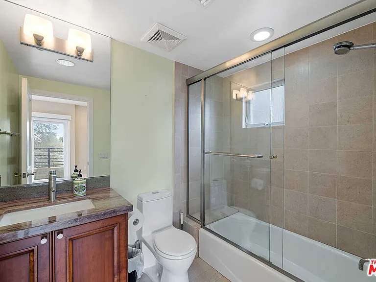 438 Arnaz Dr #106 — Photo 7