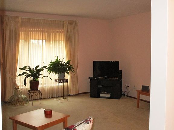 3rd image of 15714 Foxbend Ct APT 1S
