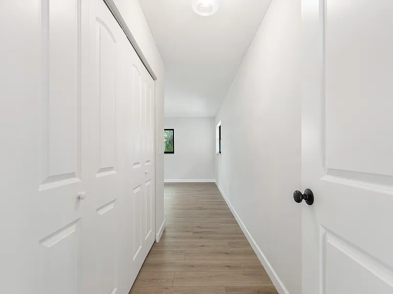 4003 S Indian River Dr — Photo 13