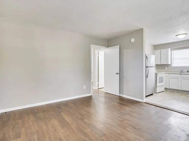 Cedar Pines — Photo 20