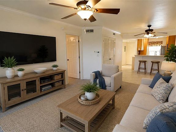 3rd image of 1015 Mainsail DR #103