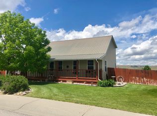 472 Sage Rd, Glenrock, WY 82637