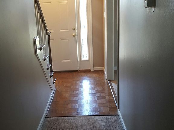 5th image of 100 Chippendale Ct #B