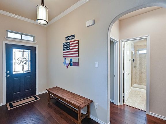 3rd image of 6921 Muirfield Dr