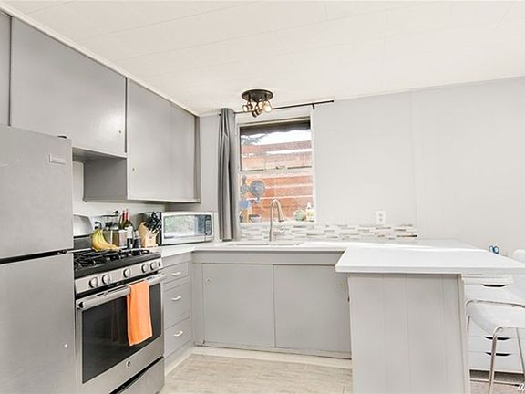 4th image of 344 NW 51st St #344