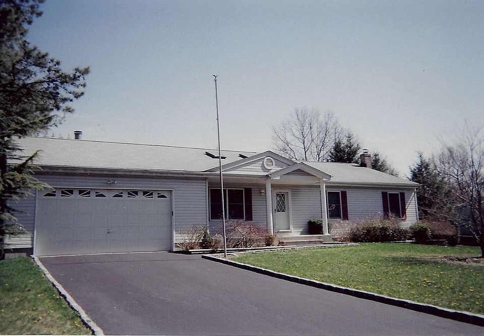 Pine Cone Ln