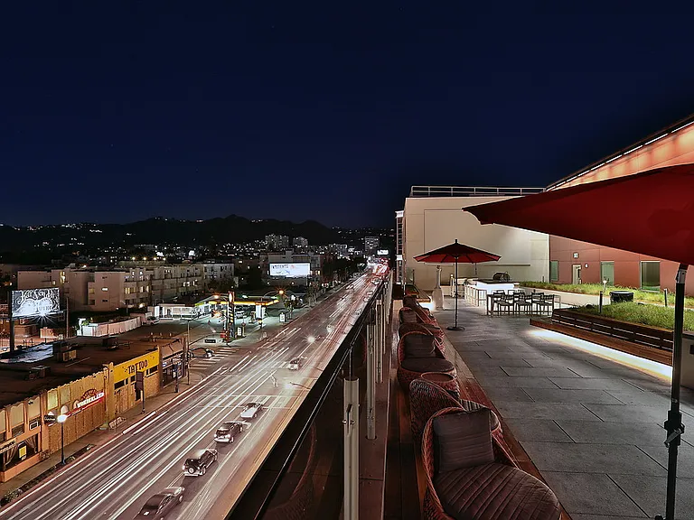 The Huxley — Photo 5