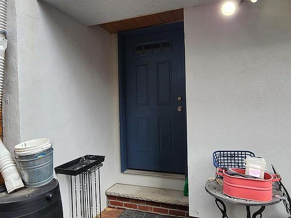 4th image of 1912 S 19th St Floor 2