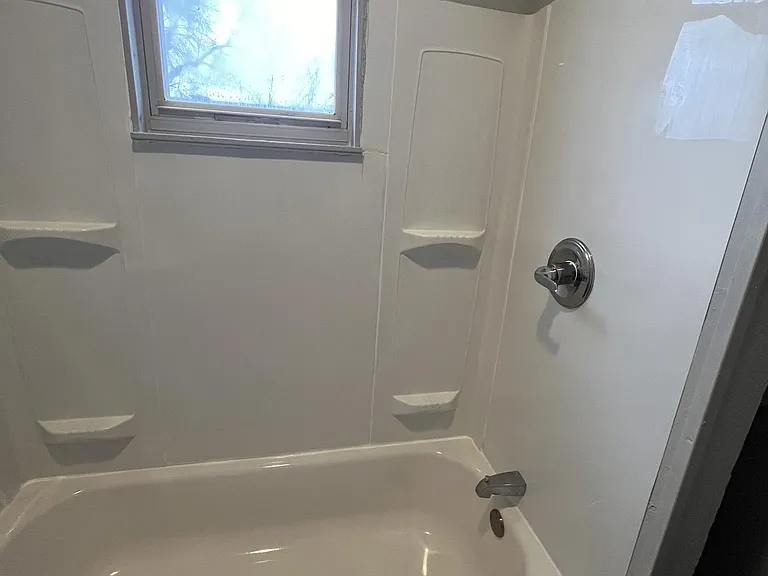 615 W Locust St — Photo 21