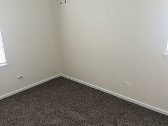 3rd image of 4513 Windsor Ct